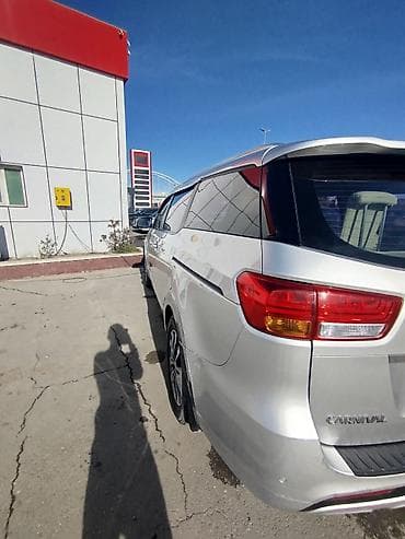 cruze 2016: Kia Carnival: 2.2 l | 2016 il Van/Minivan — 6