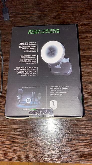 Razer kiyo 1080p 30 fps, 720p 60 fps. Işığı var