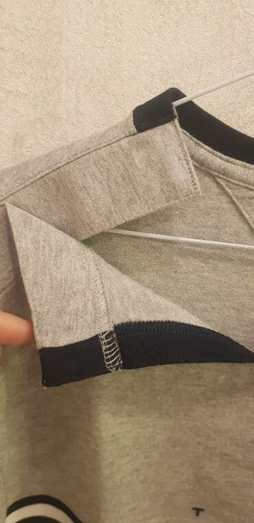 milli ordu forma: Teze xaricden alinib 40 $,iki yan ciyninde xususi magnitnen acilib — 5