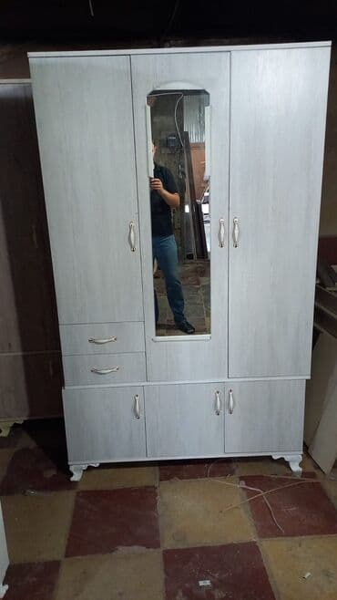 taxtanin qiymeti: Yeni, Açılan, 3 qapılı Düz dolab, Dolab-asılqan — 24