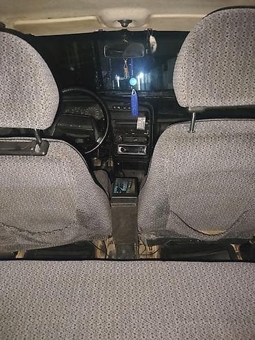 priora yan guzguler: Ili 1989 mator bez nomer sənətdə yazılib bez nomer — 4