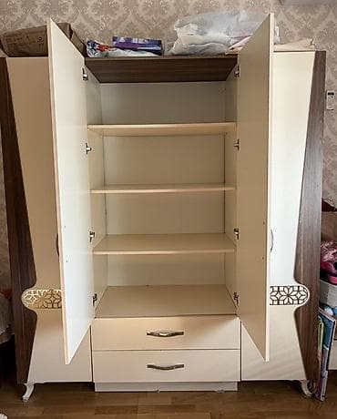 paltar skaflari: İşlənmiş, 3 qapılı, Güzgülü, Bej, Digər material, Açılan, Düz dolab — 3