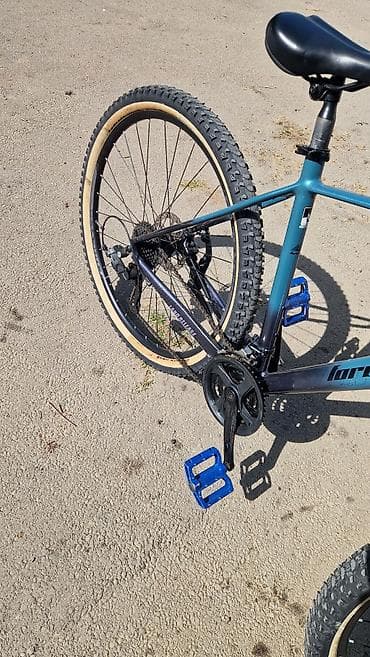 29 velosiped: Dağ/şosse hibrid velosipedi - Alüminium gövdə, aerodinamik dizayn; — 8