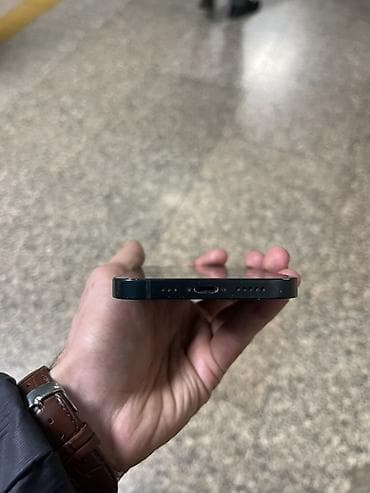 masajor satilir: IPhone 13, 128 GB, Qara, Qırıq — 5