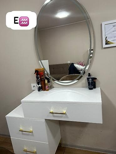 ELMİRA ♒️ Salon Guzgu 2 aydı alinib *təcili satilir * Qiymet 180 Azn