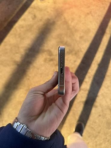 i̇pone 14: IPhone 15 Pro, 128 GB, Ağ, Zəmanət, Simsiz şarj, Face ID — 5