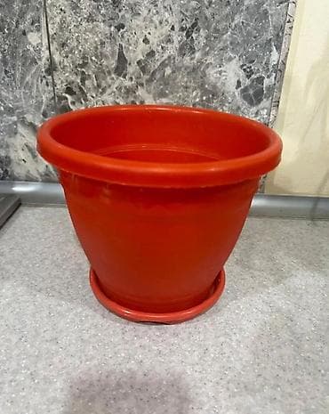 Qırmızı plastik güldan – altlıqla Məhsulun təsviri: - Material lalafo.az -da Qırmızı plastik güldan – altlıqla Məhsulun təsviri: - Material