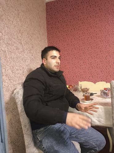 qara kabloklar: Qışlıq kişi - Rəng: qara - Dizayn: beldən yüngülcə yığmalı, ön — 1