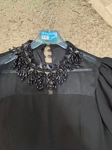 ikinci əl seyf qapi: Toy paltarı ela veziyyetde M razmer . boyun hissesi qaşlardı qırılmır — 2