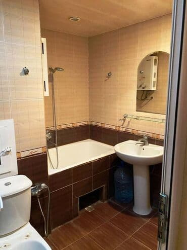 ist petrol tbilisi prospekti: Bakı, 3 otaqlı, Köhnə tikili, m. Nizami, 82 kv. m — 4