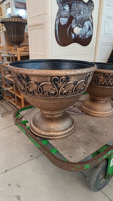 Boşqablar: Dibçək – Klassik Dizayn Qiymətlər: N1 – 18 AZN N2 – 37 AZN N3 – 50 — 4