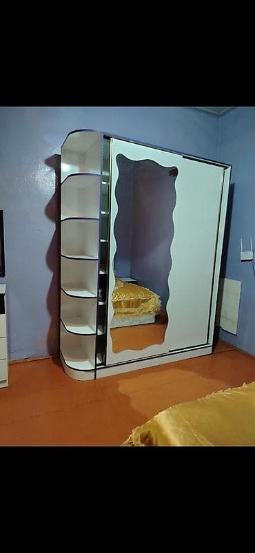 kitap refi: İkinəfərlik çarpayı, Dolab — 4