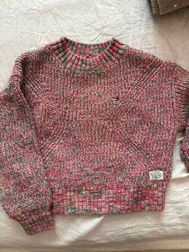 Məktəbli forması: Qalın kofta tommy hılfıgerden baha alınıb,6-8 yaşa qeder — 2