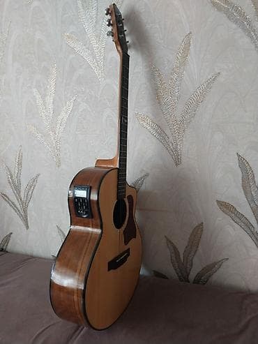 elektro akustik gitara: Elektro-akustik gitara – cutaway korpuslu - Korpus: jumbo/GA tipli — 3