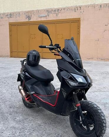 электро мопед: Skuter – şəhər və kənar yollar üçün idman üslublu, tam qara rəngdə — 5