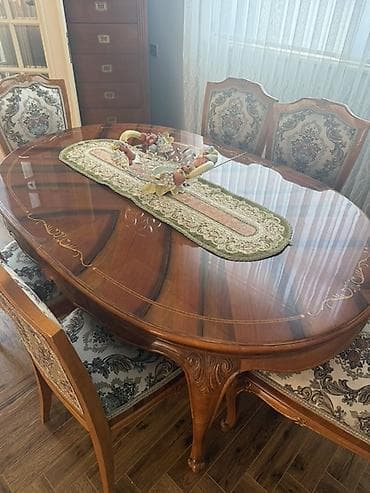 divan sultan: Klassik üslubda mebel dəsti Tərkibi: - 3 nəfərlik geniş divan - 2 — 4