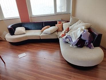 reception masa: Təcili satılır mənzildən çıxmalıdır. Qiymət çox ucuz — 2