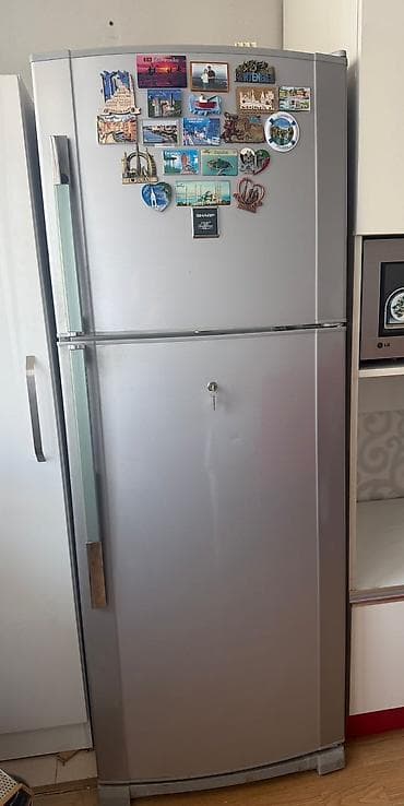 SSharp Nofros soyuducu 300 AZN satılır Alman markasidi Evden satiw