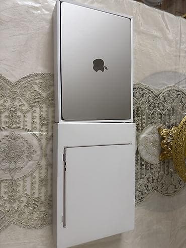 iphone 17 pro silver: Apple MacBook (13") – Space Gray Xüsusiyyətlər: - Apple Silicon M2 — 6