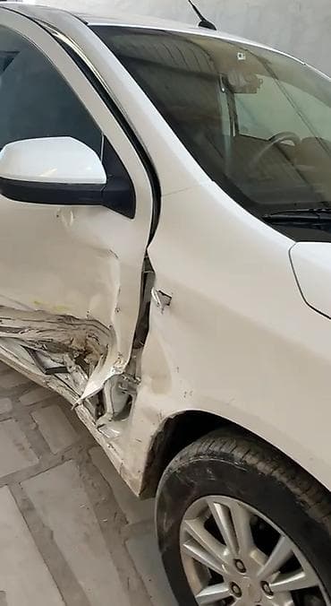 disk 14: Chevrolet Cobalt: 1.5 l | 2024 il 15935 km Sedan — 8