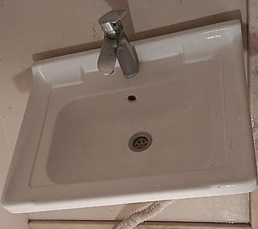 mdf metbex mebelleri: Vanna otağı üçün lavabo və asma güzgü-dolap dəsti - Lavabo: ağ — 1