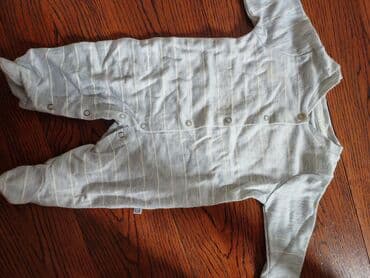 детская верхняя одежда: Uşaq geyimləri dəsti 1) Qalın kapüşonlu jaket: - Ön hissədə “BOYS — 6