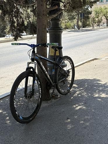 Salfy dağ velosipedi Xüsusiyyətlər: - Çərçivə: yüngül ərintidən