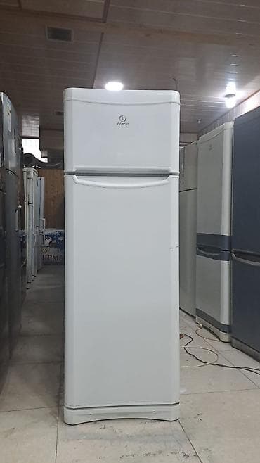 2 qapılı Indesit Soyuducu Satılır, rəng - Ağ
