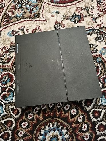 TECILI SATILIR!!! ps 4 her seyi isleyir 2 jostik ustunde 500 gb fat — 4