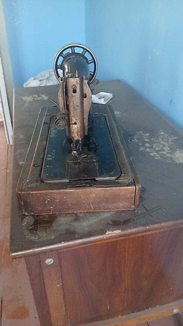 Məhsul: Singer əl tikiş maşını Təsvir: - 1930-cu ildən əvvələ aid çox — 4