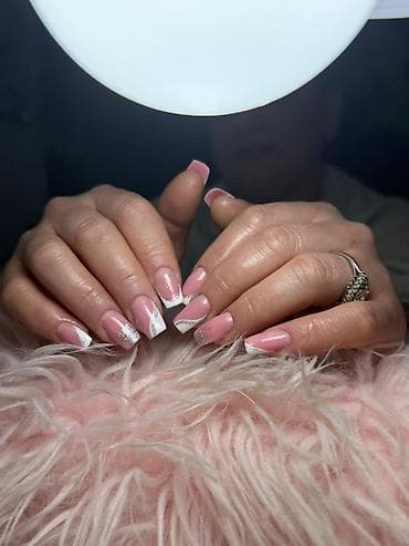 Sifarişlə əl işləri: Xidmət: Peşəkar manikür və dırnaq dizaynı Təsvir: - Klassik, fransız — 2