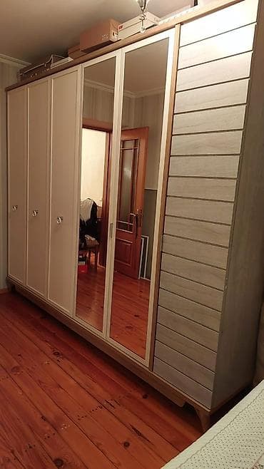Yataq otağı mebel dəsti. Şifaner hündürlüyü 2m.20sm, 6 qapılı