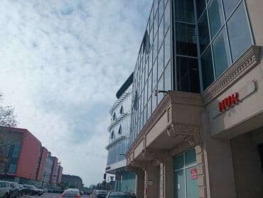 Alfa Romeo: İcarəyə verilən ofis sahəsi. Babek pr 31, ağ şəhər ctiy park ilə — 2