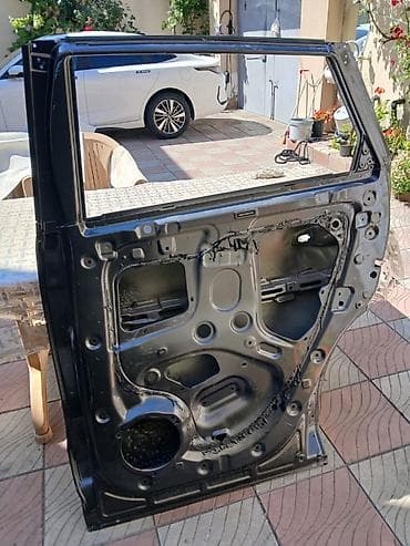 byd disk teker: Sol arxa, Universal auto Uni Z — 3