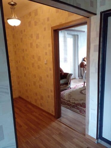 9 ci mikrorayon satilan evler: Bakı, 2 otaqlı, Köhnə tikili, m. Xalqlar Dostluğu, 50 kv. m — 9