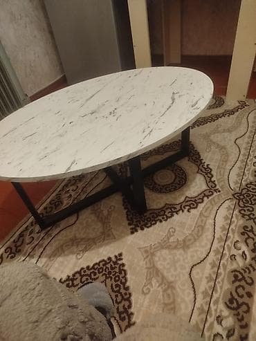 Jurnal masası, Açılmayan, Mərmər, Oval masa