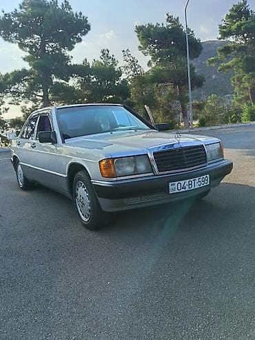 belarus 82 3: Mercedes-Benz 190 (W201): 2 l | 1992 il Sedan — 9