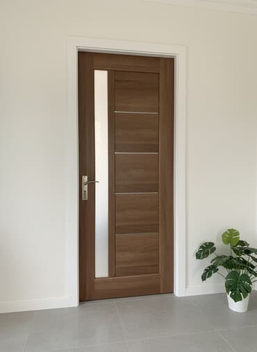 şuşə qablar: Daxili otaq qapısı – ağac dekora malik modern dizayn Material: ağac — 1