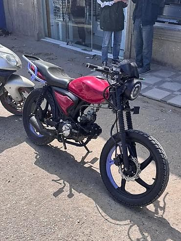 Мотоциклы: Kafe-reyser üslubunda yığılmış yüngül motosiklet - Rəng: qırmızı-qara — 3