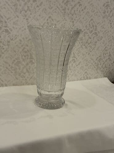 Hyundai: Bir vaza, Xrustal — 2