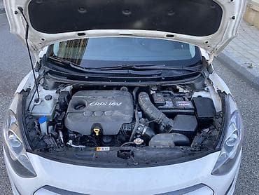ford 0 km: Hyundai i30: 1.6 l | 2013 il Hetçbek — 7