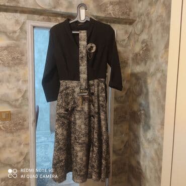 женские платья из жаккарда: Zərif dizaynlı qadın paltarı - Rəng: yuxarı hissə qara, ətək və ön — 2