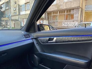Mercedes-Benz C-Class sedan - Korpus: qara rəng, 4 qapı, aerodinamik — 5