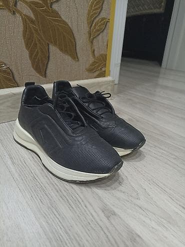 Qara qadın dəri ayaqqabı Təmiz dəridir!80 manata alınıbdır 1 defe