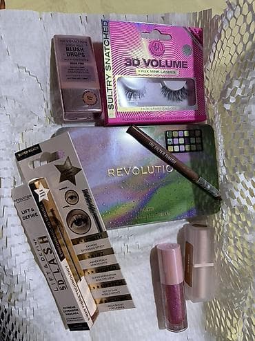 Kosmetik dəst, Makeup Revolution, >10 məhsul