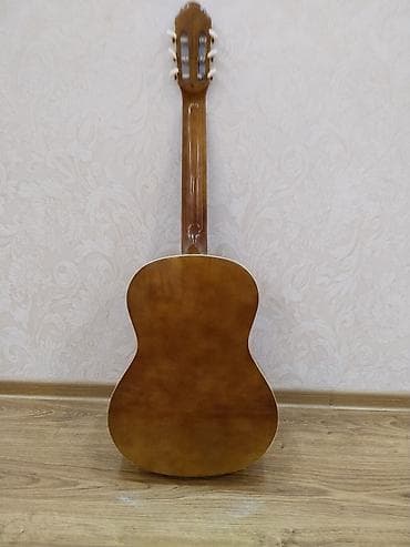 gitara tornado: RAZILASMA YOLU ALİNANAN BERİ İSDEDİLMEYİB ALIŞ QİYMETİ 250 AZN satis — 2