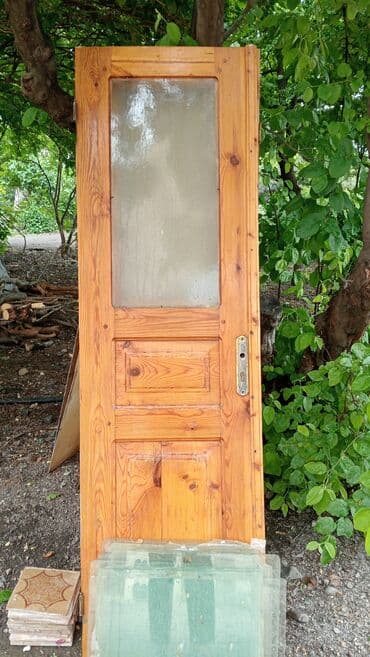 qapı dayandırıcı: Taxta çərçivəli şüşəli qapılar. Bu qapılar evdə və ya ofisdə istifadə — 4