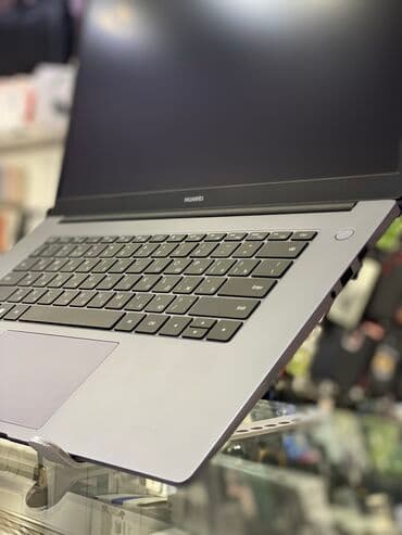 Huawei: Intel Core i5, 16 GB, 15.6 " — 4