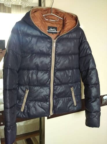 göy rəngli qış üçün kişi gödəkçəsi: Куртка.Размер М . Лёгкаятёплая,новая — 2