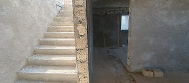Hasar karkas beton kəmər üzrində tikilib və izolyasiya olunub. Ev — 6